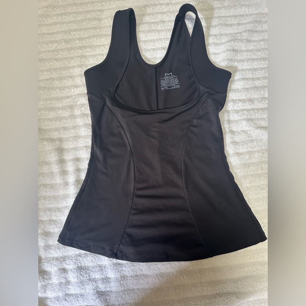 Maidenform Black Shape wear top. 2XL